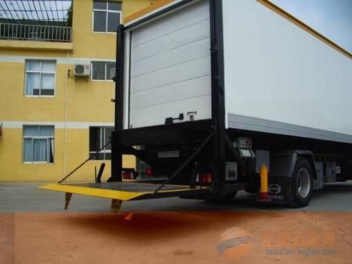 垂直升(sheng)降汽車尾(wei)闆