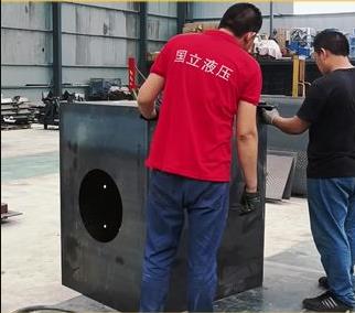 大型(xíng)液壓站 國立液(yè)壓,為機械企業(yè)提供動